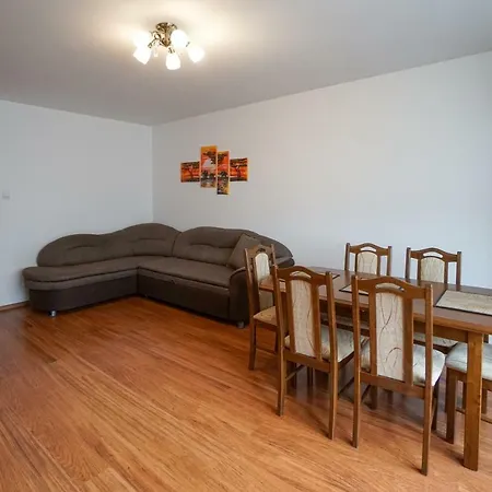 아파트 Apartament Malczewskiego 18